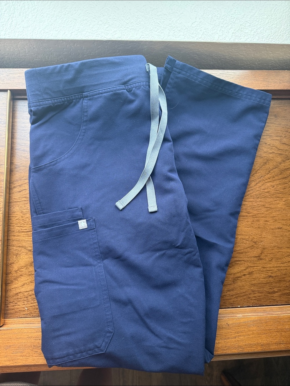 Figs Navy Kade M Women’s Scrub Pants with Light Gray Drawstring